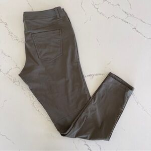 Lululemon Men’s Classic Trousers size 34
